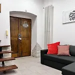 A Un Passo Dalla Cattedrale *